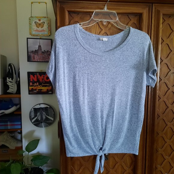 3/$15 Caution To The Wind Tie Front Soft Knit Cap Sleeve Top - Size M - Picture 1 of 15